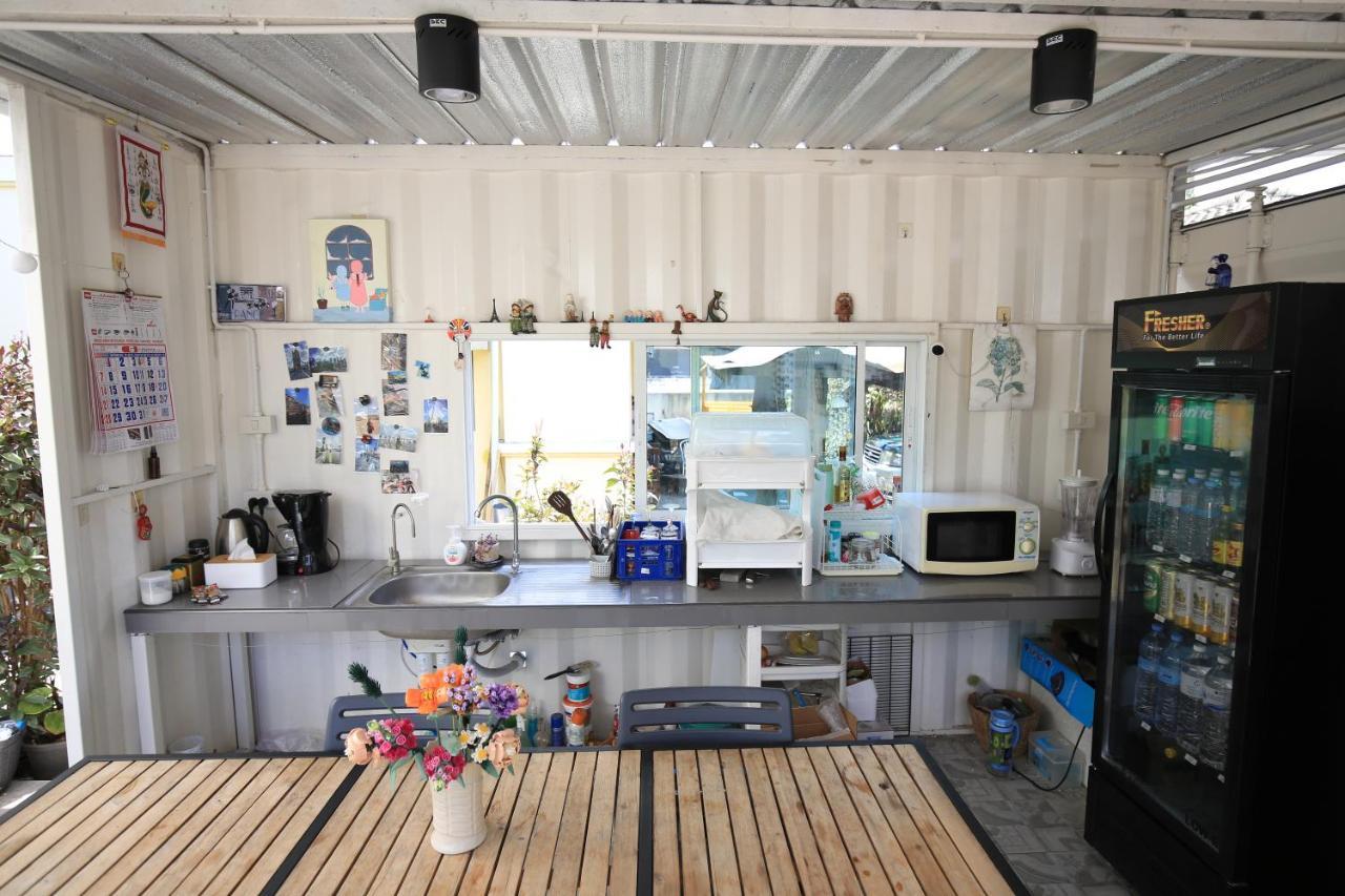 Ferienwohnung Day Off House Chiang Mai Near Walking Street Exterior foto